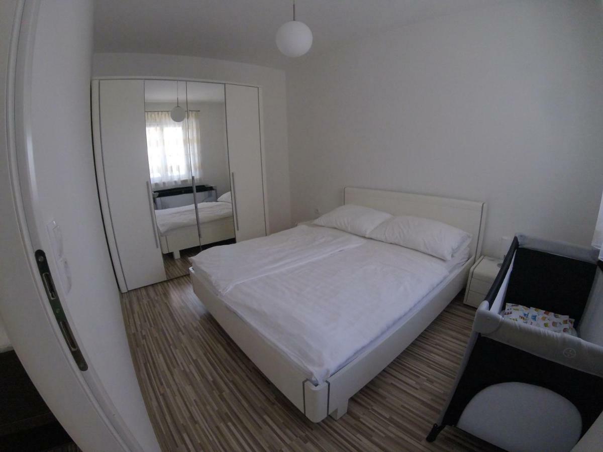 Apartments Babic Sukošan Buitenkant foto