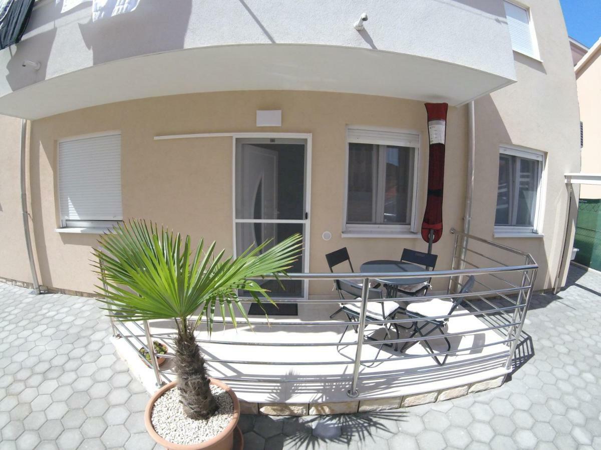 Apartments Babic Sukošan Buitenkant foto
