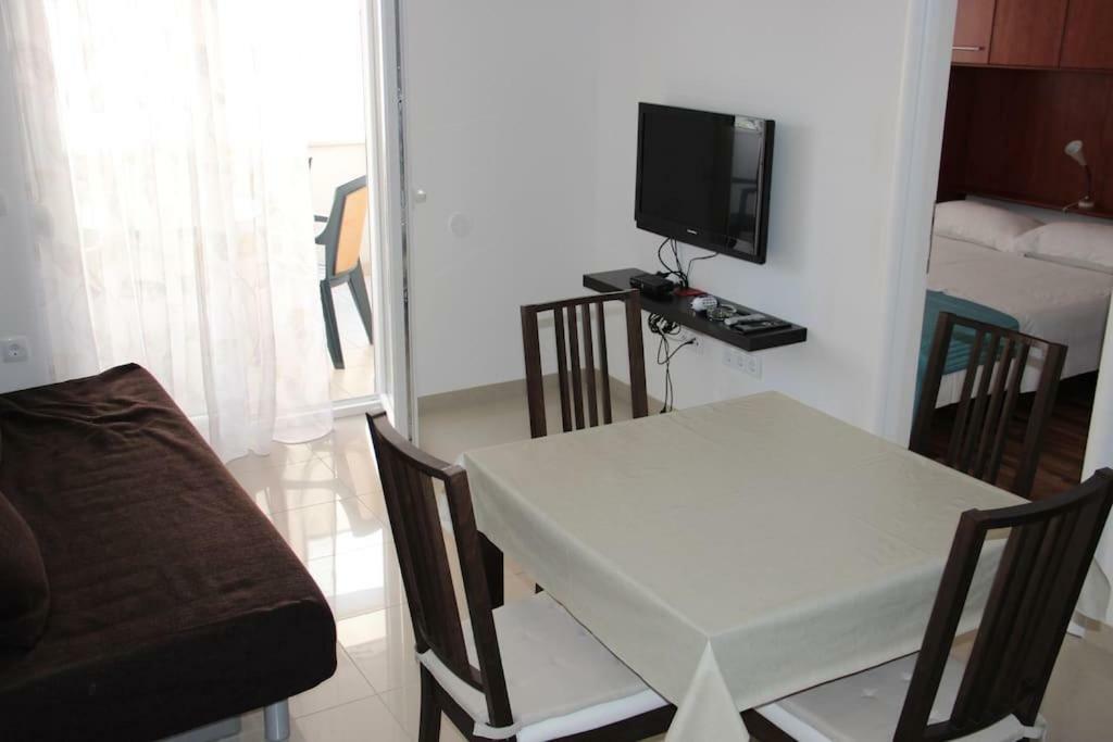 Apartments Babic Sukošan Buitenkant foto