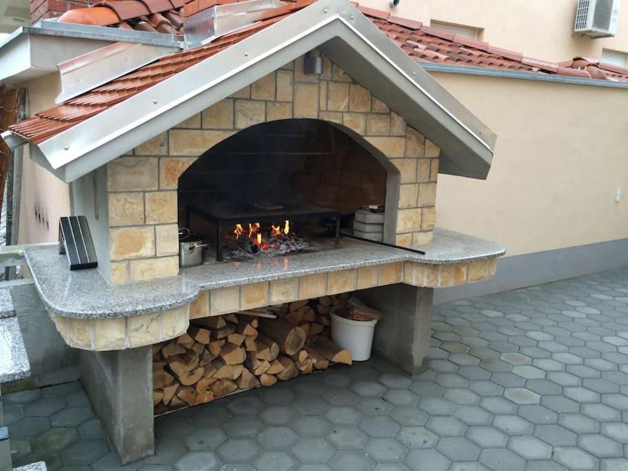 Apartments Babic Sukošan Buitenkant foto